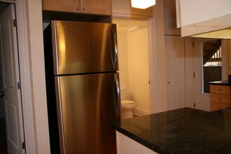 2707 North Wilton Avenue, Garden in Chicago, IL - Building Photo - Building Photo