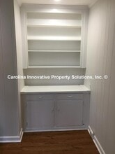 7622 Helmdale Ave in Charlotte, NC - Foto de edificio - Building Photo