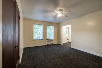 Niche Amadore Apartments in Saginaw, MI - Building Photo - Interior Photo