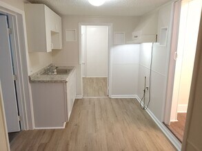 26-28 E Pine St.-Unit -26 Pine St. in Millville, NJ - Building Photo - Building Photo