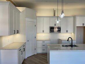 516 Phoenix St in South Haven, MI - Foto de edificio - Building Photo