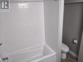 5281 Hillcrest Dr in Ottawa, ON - Building Photo - Building Photo