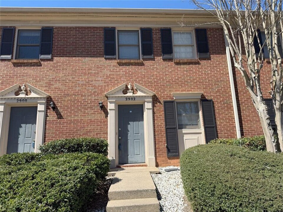 2902 Webb Bridge Rd in Alpharetta, GA - Building Photo