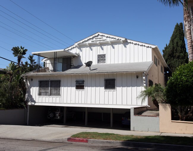 1293 Barry Ave in Los Angeles, CA - Foto de edificio - Building Photo