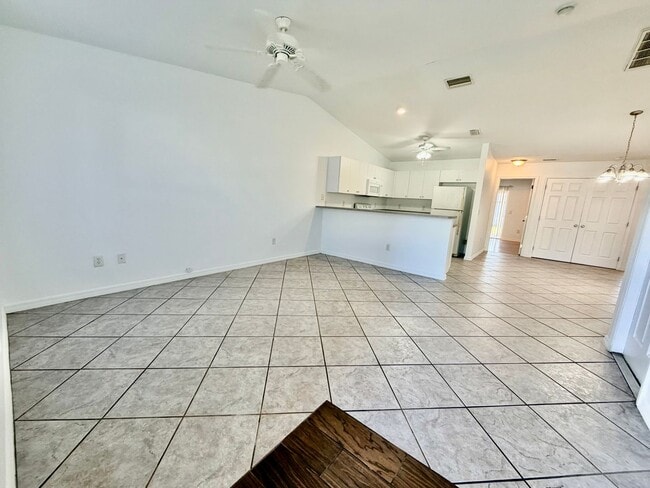 109 NE 16th Pl in Cape Coral, FL - Building Photo - Building Photo