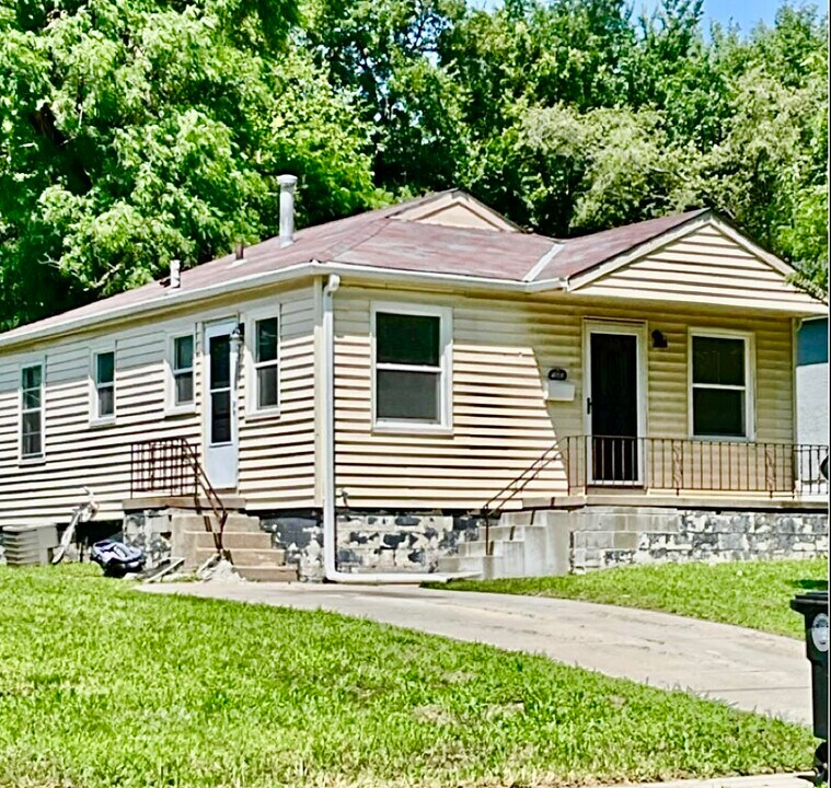 4018 N 42nd St in Omaha, NE - Building Photo