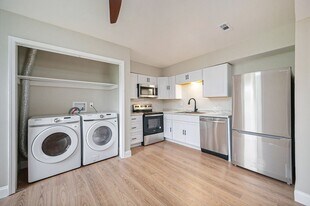 7401 Longview Rd in Kansas City, MO - Building Photo