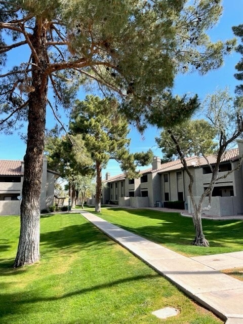 property at 533 W Guadalupe Rd