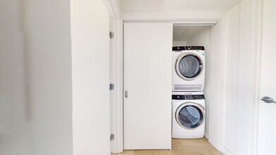 5120 Earnscliffe in Montréal, QC - Building Photo - Building Photo