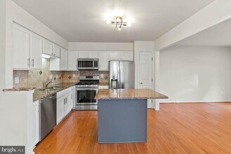 13418 Rising Sun Ln in Germantown, MD - Building Photo - Building Photo