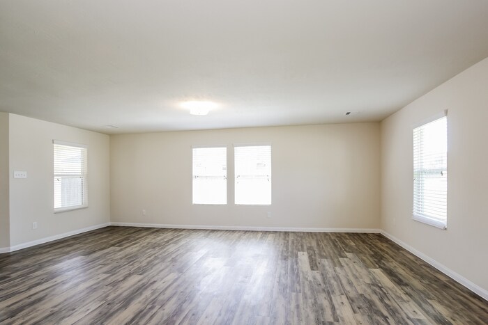 12050 Pia Drive in Houston, TX - Building Photo