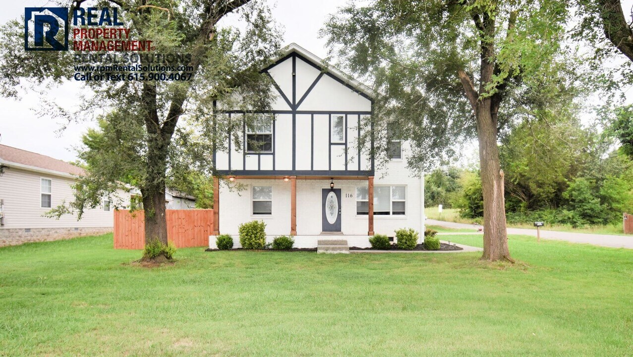 116 Fergus Rd in La Vergne, TN - Building Photo