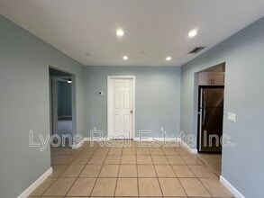 4233 Pine Drop Ln in North Fort Myers, FL - Building Photo - Building Photo
