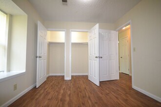 174-176 Church St in Hollister, MO - Building Photo - Building Photo