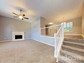 71 Caroline Ln in Dallas, GA - Foto de edificio - Building Photo