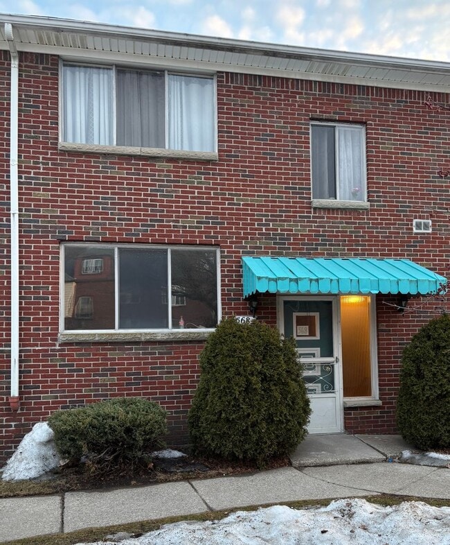 568 Kenmore Ave in Buffalo, NY - Building Photo - Building Photo