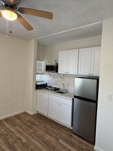 3127 Raymond Ave, Unit Studio 2 in Los Angeles, CA - Building Photo - Building Photo