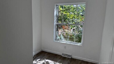 30 Woodcliff Ave in Monticello, NY - Building Photo - Building Photo