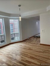 48 Laurel St, Unit A in Buffalo, NY - Foto de edificio - Building Photo