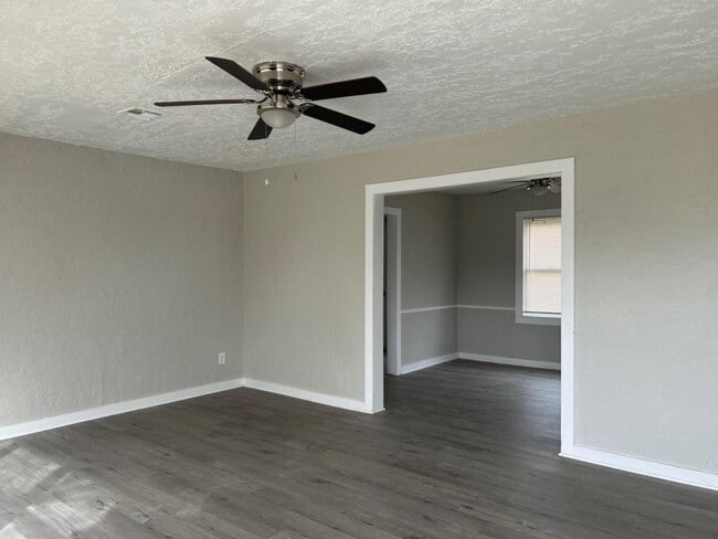 1907 NW Euclid Ave in Lawton, OK - Building Photo - Building Photo