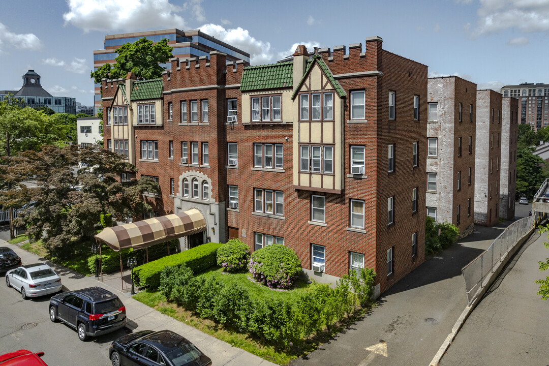 Glenbrook Road Condominiums in Stamford, CT - Building Photo