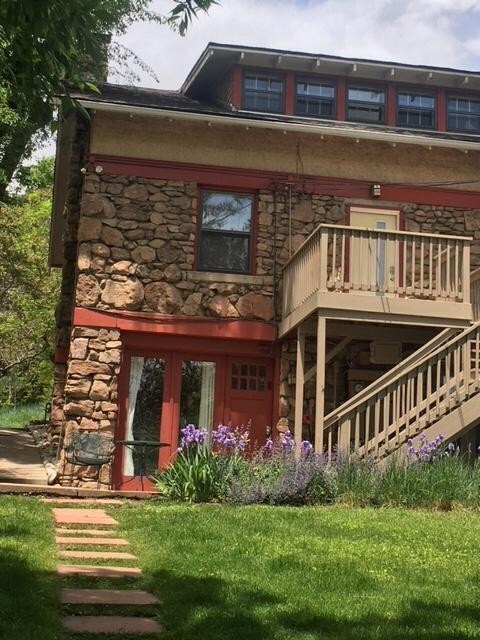 property at 1528 Mapleton Ave