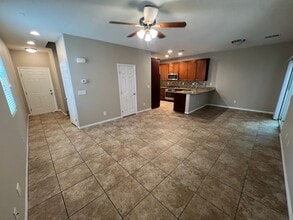 10626 Shiny Skies Dr in Las Vegas, NV - Building Photo - Building Photo