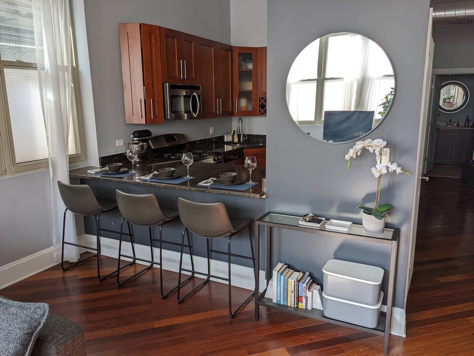1116 W Leland Ave, Unit 1C in Chicago, IL - Building Photo