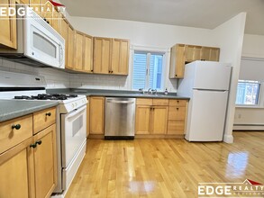 40 Brackett St, Unit 3 in Boston, MA - Building Photo - Building Photo