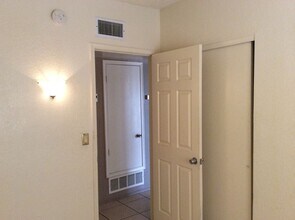 2942 W Camino Bueno in Tucson, AZ - Building Photo - Building Photo