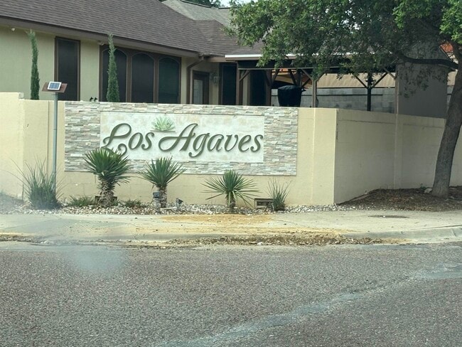 2904 Anejo Dr in Laredo, TX - Building Photo - Building Photo