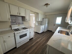 615 Barmore Ave in Grove City, PA - Building Photo - Building Photo