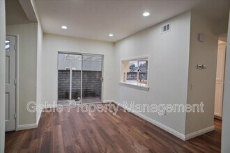 27221 Camden Pl in Santa Clarita, CA - Building Photo - Building Photo