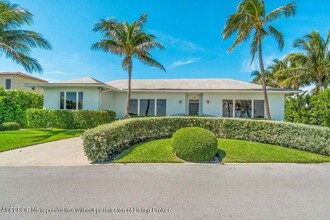 1426 N Ocean Blvd in Palm Beach, FL - Foto de edificio - Building Photo