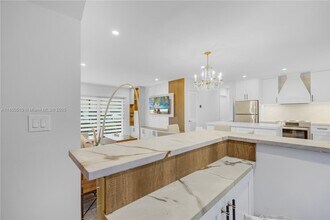 130 Cypress Club Dr in Pompano Beach, FL - Building Photo - Building Photo