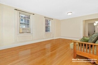 1450 Beacon St, Unit 202 in Brookline, MA - Building Photo - Building Photo