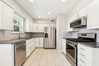 519 Royal Crest Dr in Richardson, TX - Building Photo - Building Photo