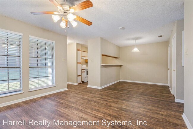 225 Londonderry Dr photo'
