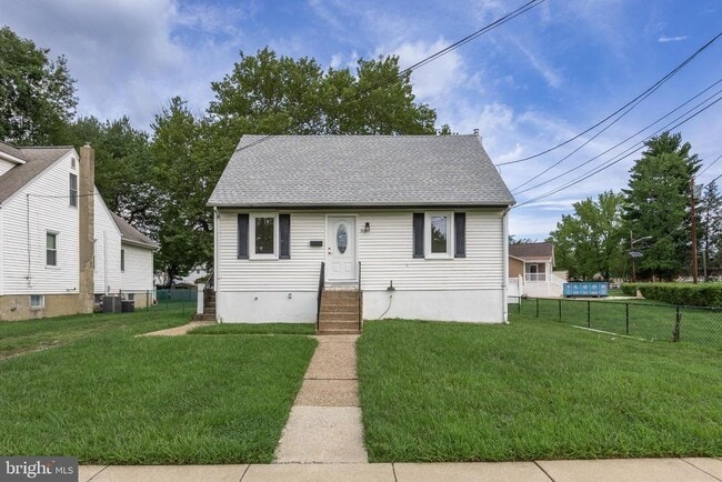 property at 318 Essex Ave