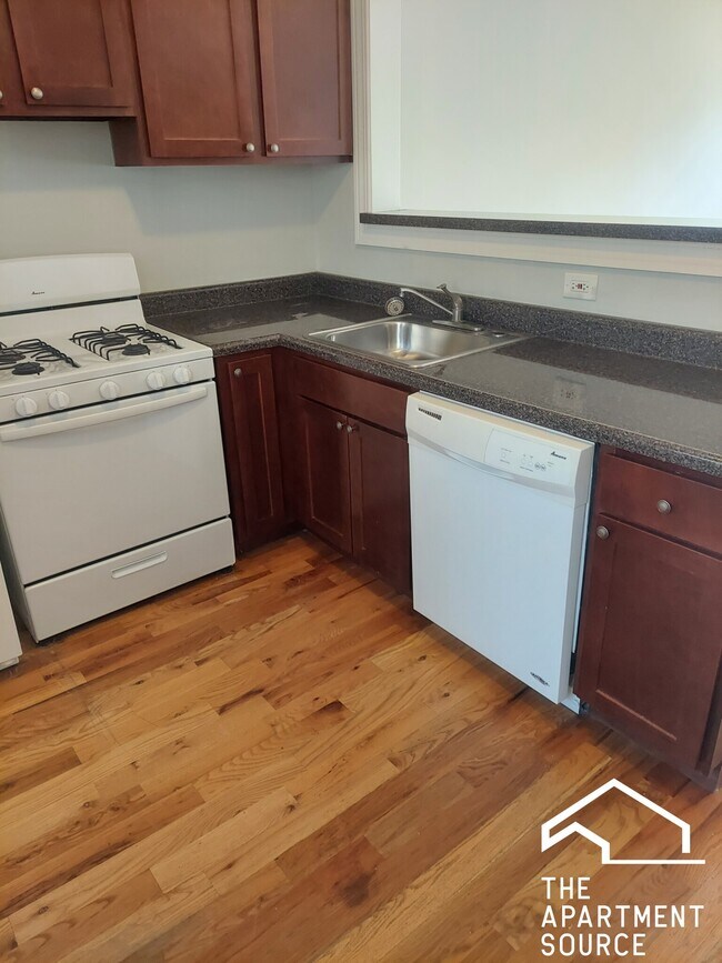 property at 4419 N Wolcott Ave