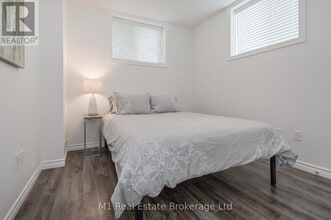 898b Gzowski St in Centre Wellington, ON - Building Photo - Building Photo
