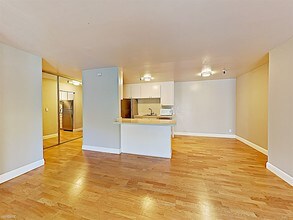 325 Lenox Ave-Unit -Apt 310 in Oakland, CA - Building Photo - Building Photo