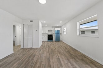 1301 Emerald Terrace in Fort Pierce, FL - Building Photo - Building Photo