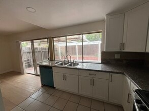 8207 Mammoth Cir in Buena Park, CA - Building Photo - Building Photo