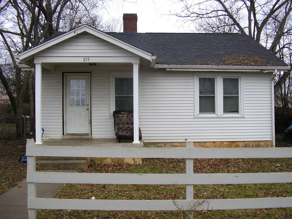 819 Winona Ave in Bowling Green, KY - Foto de edificio