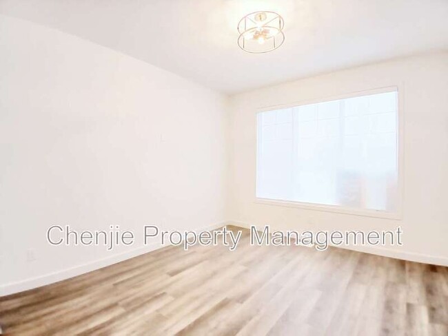 20952-20919 19 Ave NW in Edmonton, AB - Building Photo - Building Photo