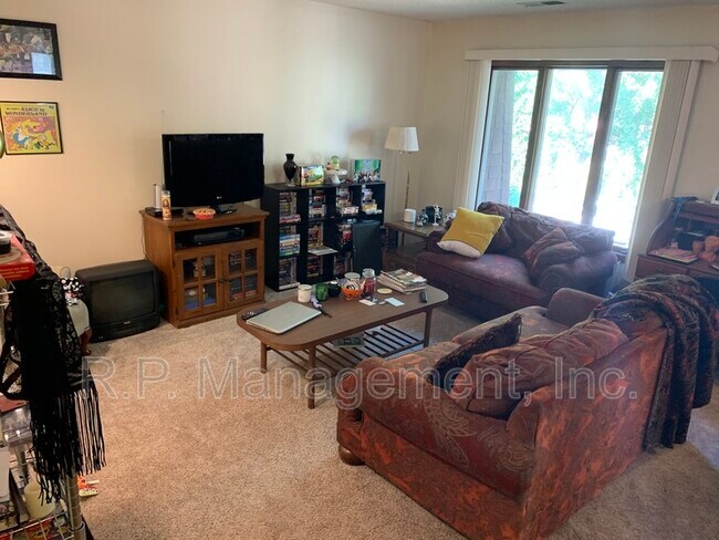 3405 Emerson Ave S in Minneapolis, MN - Building Photo - Building Photo