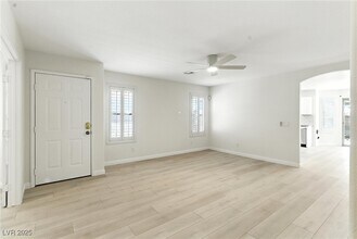 10950 Crispinio St in Las Vegas, NV - Building Photo - Building Photo