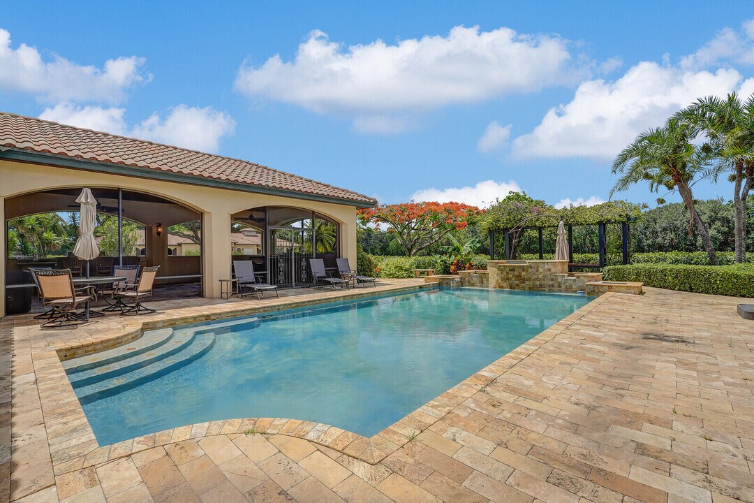 13281 52nd Pl S in Wellington, FL - Building Photo