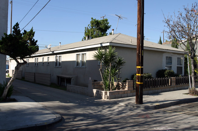 1601 Obispo Ave in Long Beach, CA - Building Photo - Building Photo